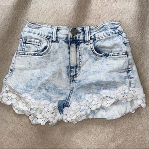Jean shorts with lace